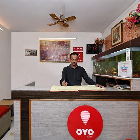 ורנאסי Oyo 3519 Hotel Garden Inn מראה חיצוני תמונה