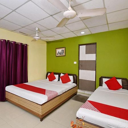 ורנאסי Oyo 3519 Hotel Garden Inn מראה חיצוני תמונה