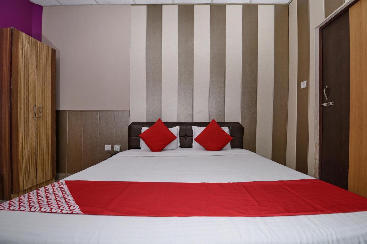 ורנאסי Oyo 3519 Hotel Garden Inn מראה חיצוני תמונה