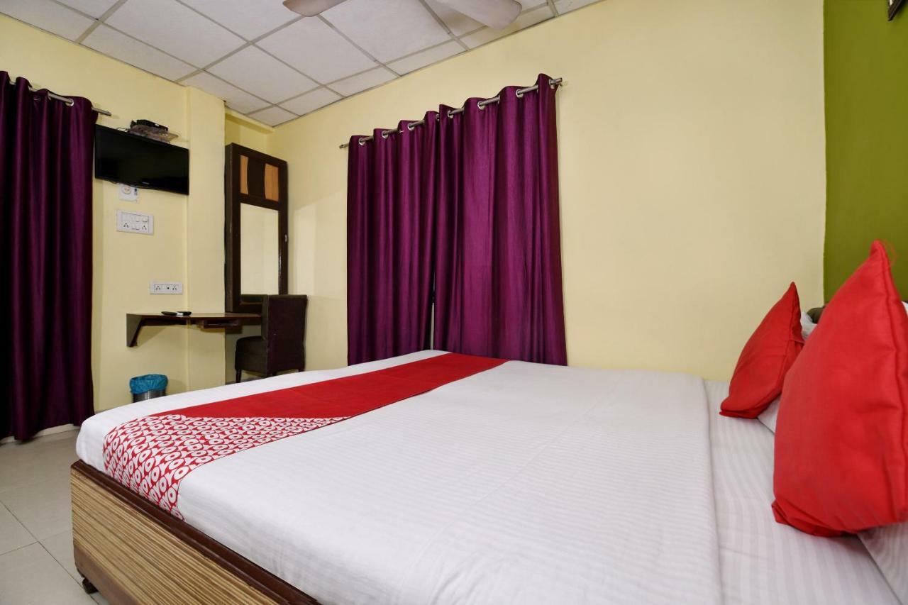 ורנאסי Oyo 3519 Hotel Garden Inn מראה חיצוני תמונה