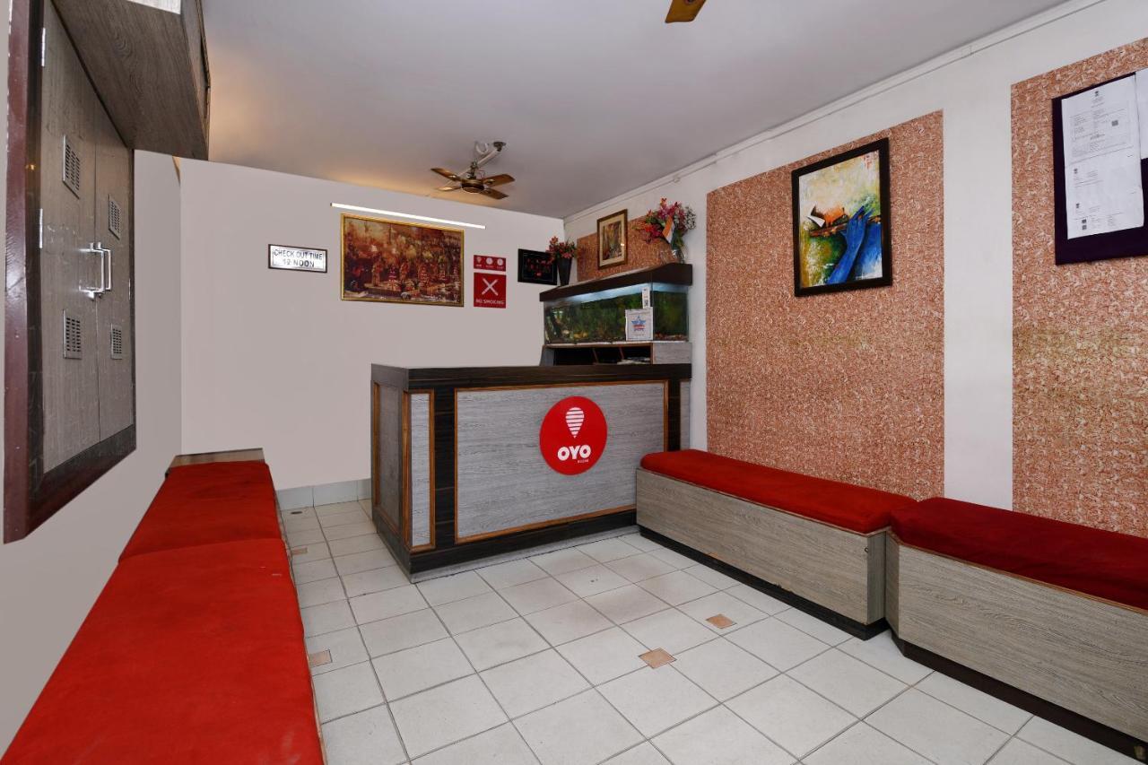 ורנאסי Oyo 3519 Hotel Garden Inn מראה חיצוני תמונה