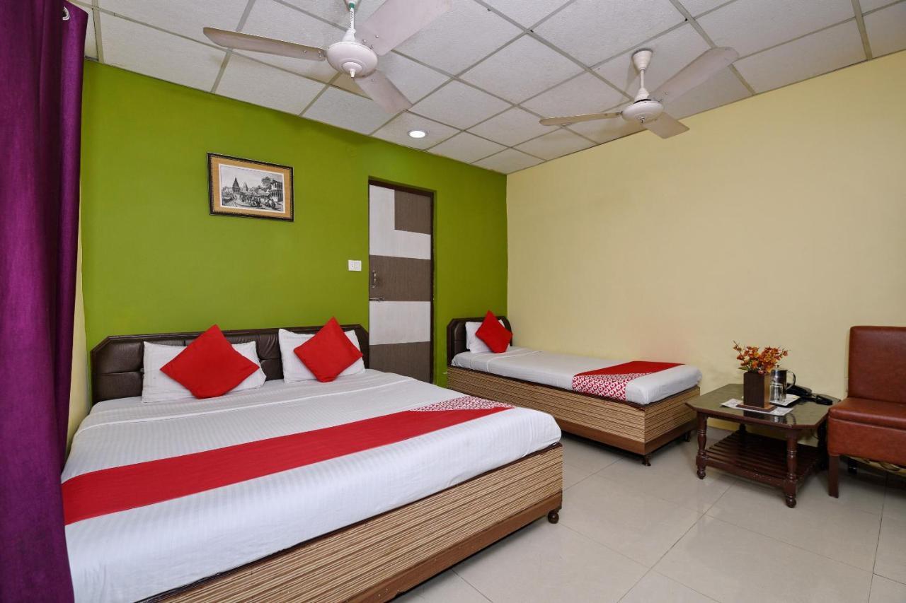 ורנאסי Oyo 3519 Hotel Garden Inn מראה חיצוני תמונה